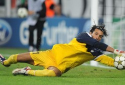 单赛季包揽MVP+FMVP+得分王有多难NBA仅4人做到，詹姆斯无缘