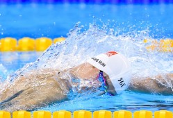 深圳专业足球场最新消息，深圳业余足球？